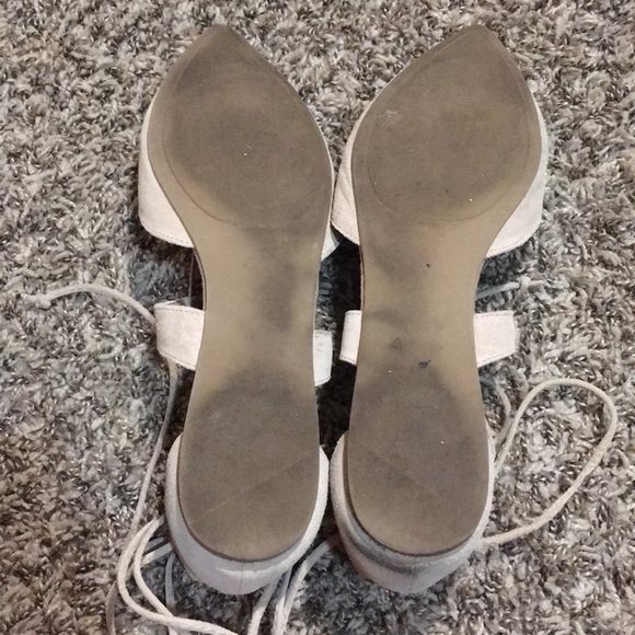 STEVE MADDEN TAUPE CROSS UP FLATS POINTED TOE - Picture 2 of 2